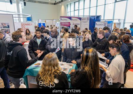 C) Denis TRASFI / MAXPPP - au Palais des Congrès de Massy - Salon de l'étudiant organisé par l'Etudiant et l'Agglomération Grand Paris Sud Stockfoto