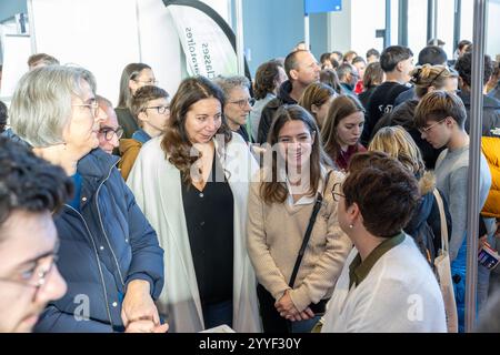 C) Denis TRASFI / MAXPPP - au Palais des Congrès de Massy - Salon de l'étudiant organisé par l'Etudiant et l'Agglomération Grand Paris Sud Stockfoto