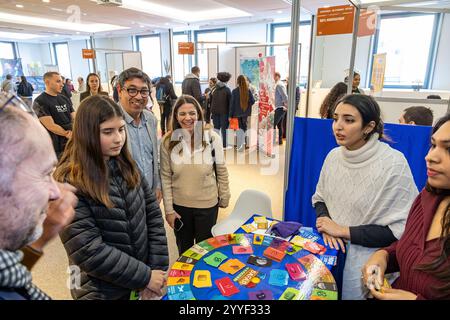 C) Denis TRASFI / MAXPPP - au Palais des Congrès de Massy - Salon de l'étudiant organisé par l'Etudiant et l'Agglomération Grand Paris Sud Stockfoto