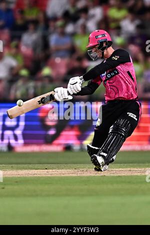 Sydney, Australien. Dezember 2024. Jordan Silk von Sydney Sixers schlägt beim Spiel der Big Bash League zwischen Sydney Thunder und Sydney Sixers im ENGIE Stadium. Sydney Sixers gewinnen ihr Spiel in der Big Bash League gegen Sydney Thunder im ENGIE Stadium mit 5 Wickets. Sydney Thunder: 163/5 (20 Overs), Sydney Sixers 164/5 (20 Overs). (Foto: Ayush Kumar/SOPA Images/SIPA USA) Credit: SIPA USA/Alamy Live News Stockfoto