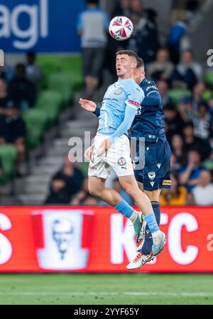 Melbourne, Australien. Dezember 2024. Die Medin Memeti in Melbourne City wurde während des A-Leagues Men Matches zwischen Melbourne Victory FC und Melbourne City FC im AAMI Park in Aktion gebracht. Endergebnis Melbourne Sieg 1 - Melbourne City 1. (Foto: Olivier Rachon/SOPA Images/SIPA USA) Credit: SIPA USA/Alamy Live News Stockfoto