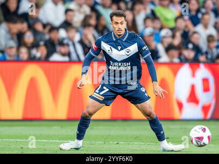 Melbourne, Australien. Dezember 2024. Nishan Velupillay (Melbourne Victory) wurde während des A-Leagues Men Matches zwischen Melbourne Victory FC und Melbourne City FC im AAMI Park gezeigt. Endergebnis Melbourne Sieg 1 - Melbourne City 1. (Foto: Olivier Rachon/SOPA Images/SIPA USA) Credit: SIPA USA/Alamy Live News Stockfoto