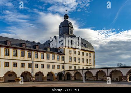 Innenhof von Schloss Friedenstein in Gotha, Thüringen, Deutschland | Friedenstein Schlossterrasse in Gotha, Thüringen, Deutschland, Europa Stockfoto