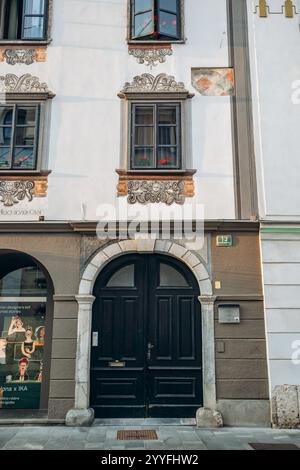 Ljubljana, Slowenien - 14. August 2024: Wunderschönes und charmantes Stadtzentrum von Ljubljana, der Hauptstadt Sloweniens Stockfoto