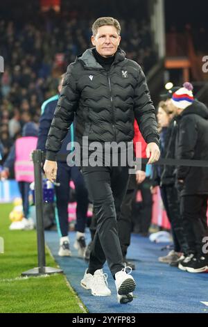 London, Großbritannien. Dezember 2024. Oliver Glasner, Manager von Crystal Palace während des Spiels Crystal Palace FC gegen Arsenal FC English Premier League im Selhurst Park, London, England, Großbritannien am 21. Dezember 2024 Credit: Every Second Media/Alamy Live News Stockfoto