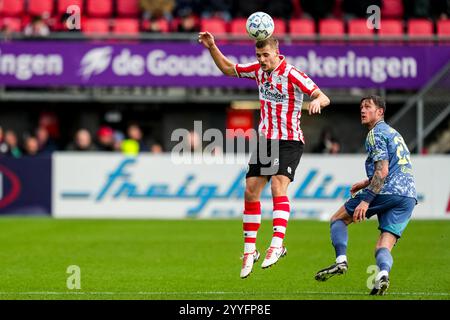 Rotterdam, Niederlande. Dezember 2024. Rotterdam - Rick Meissen von Sparta Rotterdam führt den Ball in der siebzehnten Wettkampfrunde der Eredivisie-Saison 2024/2025. Das Spiel findet am 22. Dezember 2024 in Rotterdam, Niederlande, zwischen Sparta Rotterdam und Ajax in Het Kasteel statt. (VK Sportphoto/Rene Nijhuis) Credit: Yannick Verhoeven/Alamy Live News Stockfoto