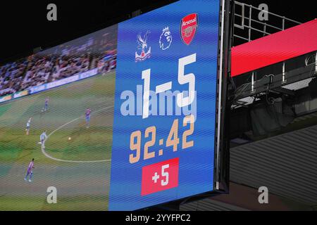 London, Großbritannien. Dezember 2024. Das Scoreboard während des Spiels Crystal Palace FC gegen Arsenal FC English Premier League im Selhurst Park, London, England, Vereinigtes Königreich am 21. Dezember 2024 Credit: Every Second Media/Alamy Live News Stockfoto