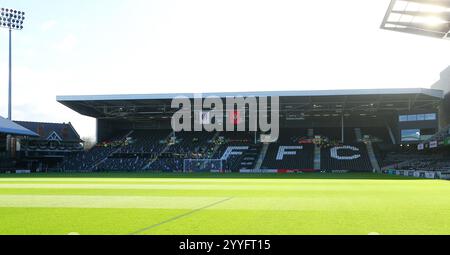 Craven Cottage, Fulham, London, Großbritannien. Dezember 2024. Premier League Football, Fulham gegen Southampton; Blick in Richtung Putney End und Old Crave Cottage Credit: Action Plus Sports/Alamy Live News Stockfoto