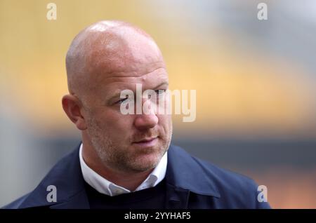 Aktenfoto vom 09/23 von Charlie Adam. Fleetwood hat Boss Charlie Adam mit dem Club 18. In der Sky Bet League 2-Tabelle entlassen. Ausgabedatum: Sonntag, 22. Dezember 2024. Stockfoto