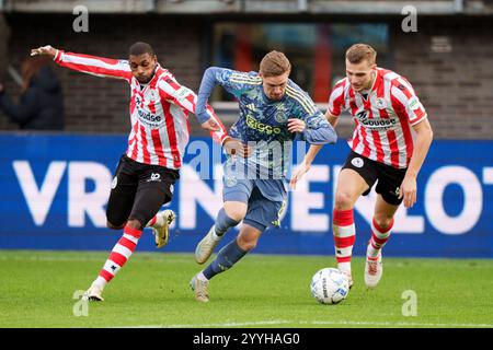 ROTTERDAM, 21-12-2024, Stadion Het Kasteel , Saison 2024 / 2025 , niederländischer Eredivisie Football zwischen Sparta Rotterdam und Ajax , Sparta Rotterdam Spieler Said Bakari, Ajax Spieler Kenneth Taylor und Sparta Rotterdam Spieler Rick Meissen Stockfoto