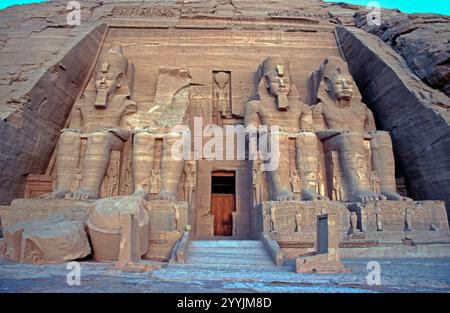 Der große Tempel von Ramesses II., Abu Simbel, Niltal, Ägypten, September 1989 Stockfoto