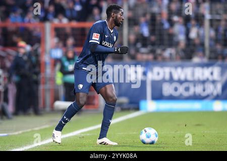 Fußball 1. Bundesliga 15. Spieltag VfL Bochum - 1. FC Heidenheim am 22.12.2024 im Vonovia Ruhrstadion Bochum Ibrahima Sissoko ( Bochum ) DFL-Vorschriften verbieten jede Verwendung von Fotografien als Bildsequenzen und/oder Quasi-Video. Foto: Revierfoto Stockfoto