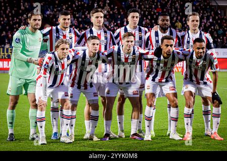 TILBURG, NIEDERLANDE - 22. DEZEMBER: Mannschaftsfoto von Willem II vor dem niederländischen Eredivisie-Spiel zwischen Willem II und NEC Nijmegen im Koning Willem II Stadion am 22. Dezember 2024 in Tilburg, Niederlande. (Foto: Broer van den Boom/Orange Pictures) Stockfoto