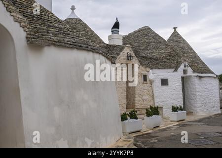 Trulli Häuser in Alberobello, UNESCO-Weltkulturerbe, Apulien, Italien, Europa Stockfoto