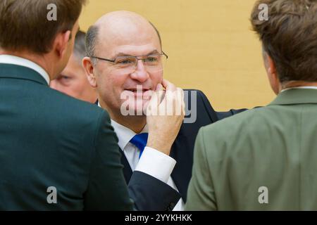 Staatsminister Albert Füracker, CSU. 37. Plenarsitzung des Bayerischen Landtags. Der bayerische Finanzminister Albert Füracker , CSU, im Plenum. München Bayern Deutschland *** Staatsminister Albert Füracker , CSU 37 Plenarsitzung des Bayerischen Landtags der Bayerische Finanzminister Albert Füracker , CSU, in der Plenarsitzung München Bayern Deutschland Copyright: XRolfxPossx Stockfoto