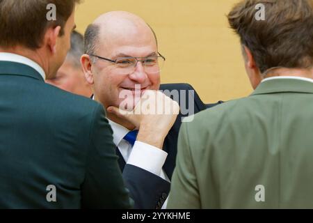 Staatsminister Albert Füracker, CSU. 37. Plenarsitzung des Bayerischen Landtags. Der bayerische Finanzminister Albert Füracker , CSU, im Plenum. München Bayern Deutschland *** Staatsminister Albert Füracker , CSU 37 Plenarsitzung des Bayerischen Landtags der Bayerische Finanzminister Albert Füracker , CSU, in der Plenarsitzung München Bayern Deutschland Copyright: XRolfxPossx Stockfoto