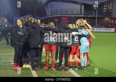 Amsterdam, Niederlande. Dezember 2024. De Toekomst, 22. Dezember 2024 Spieler Excelsior vor dem Azerion Vrouwen Eredivisie Spiel zwischen Ajax und Excelsior Rotterdam vrouwen in de Toekomst, Niederlande. (Arne van der Ben/SPP) Credit: SPP Sport Press Photo. /Alamy Live News Stockfoto