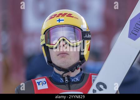 Ramsau. Änd. Dachstein, Österreich. Dezember 2024. RAMSAU. AM. DACHSTEIN, ÖSTERREICH - 21. DEZEMBER: Arttu Maekiaho aus Finnland während der FIS World Cup Nordic Combined Ramsau Männer - Individual Gundersen HS96/10km Ramsau am Dachstein am 21. Dezember 2024 in Ramsau. Am. Dachstein, .241221 SEPA 12 108 - 20241222 PD7953 Credit: APA-PictureDesk/Alamy Live News Stockfoto