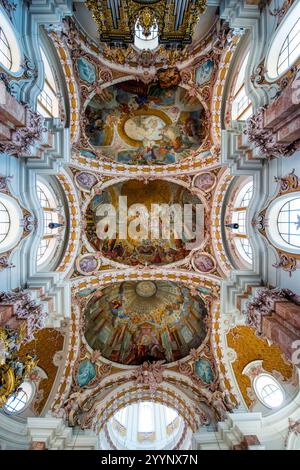 Decke der Kathedrale St. Jakob, Altstadt, Innsbruck, Tirol, Österreich. Stockfoto