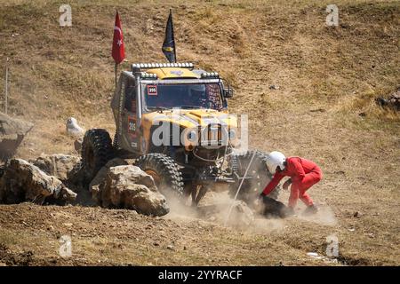 BURSA, TURKIYE - 28. JULI 2024: Offroad-Autorennen im Extreme Cup in Bursa Stockfoto