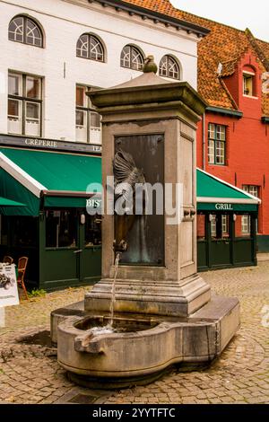Der Pferdekopfbrunnen, Minnewater, Brügge, Westflandern, Belgien. Stockfoto