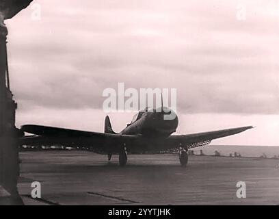 Douglas SBD-3 Dauntless of VB-6 startete von der USS Enterprise (CV-6), 19. Mai 1942 (80370). Stockfoto