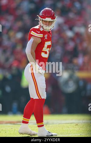 Kansas City, MO, USA. Dezember 2024. Leo Chenal, Linebacker der Kansas City Chiefs (54) bei einem Spiel gegen die Houston Texans im GEHA Field im Arrowhead Stadium in Kansas City, MO. David Smith/CSM/Alamy Live News Stockfoto