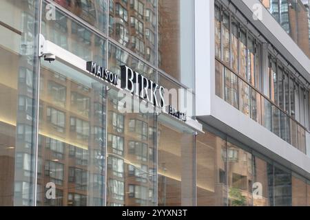 Toronto, ON, Kanada – 29. Juli 2024: „View at Birks Store“-Schild in Toronto Stockfoto