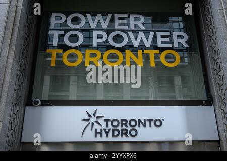 Toronto, ON, Kanada – 3. August 2024: Blick auf das Schild des Toronto Hydro Electric Company. Stockfoto