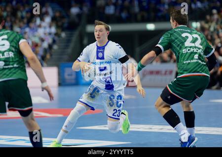 Wetzlar, Deutschland. Dezember 2024. Wetzlar, 22. Dezember 2024: OLE Pregler ( 23 Gummersbach) während des DAIKIN Handball-Bundesliga-Spiels zwischen HSG Wetzlar und VfL Gummersbach in der Buderus-Arena in Wetzlar. (Julia Kneissl/SPP) Credit: SPP Sport Press Photo. /Alamy Live News Stockfoto