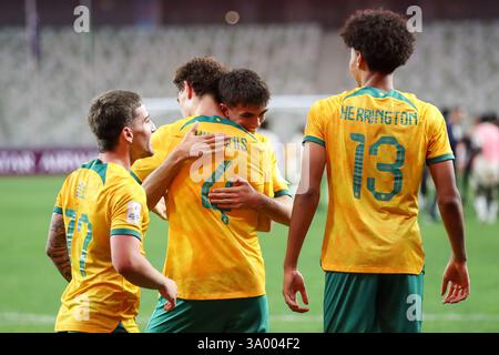 Shenzhen, chinesische Provinz Guangdong. März 2025. Die Spieler Australiens feiern, nachdem sie das Finale zwischen Australien und Saudi-Arabien beim AFC U20 Asian Cup-Fußballturnier in Shenzhen, der südchinesischen Provinz Guangdong, am 1. März 2025 gewonnen haben. Quelle: Li Xulun/Xinhua/Alamy Live News Stockfoto