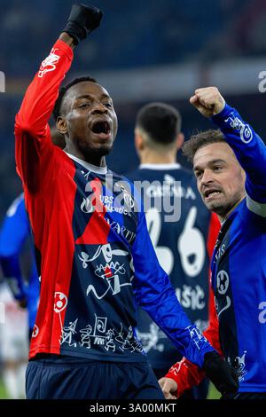 Basel, Schweiz. März 2025. Basel, Schweiz, 01. März 2025: Philip Otele (7 Basel) feiert das Tor, das Xherdan Shaqiri (10 Basel) beim Super-League-Fußballspiel zwischen dem FC Basel 1893 und dem FC Sion im St. Jakob-Park in Basel erzielte. Philipp Kresnik (Philipp Kresnik/SPP) Credit: SPP Sport Press Photo. /Alamy Live News Stockfoto