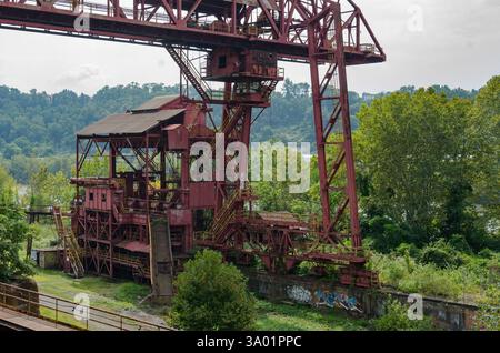 Der stillgelegte, verlassene und abgerissene Carrie Furnace in Rankin, PA Stockfoto