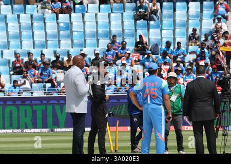 Dubai, VAE. März 2025. Dubai, Vae. März 2025. Cricket: ICC Champions Trophy 2025: Dubai INDIEN gegen Neuseeland Spieler in Aktion vor dem Spiel Credit: Seshadri SUKUMAR/Alamy Live News Credit: Seshadri SUKUMAR/Alamy Live News Stockfoto