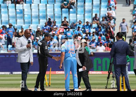 Dubai, VAE. März 2025. Dubai, Vae. März 2025. Cricket: ICC Champions Trophy 2025: Dubai INDIEN gegen Neuseeland Spieler in Aktion vor dem Spiel Credit: Seshadri SUKUMAR/Alamy Live News Credit: Seshadri SUKUMAR/Alamy Live News Stockfoto