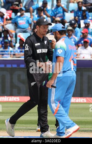 Dubai, VAE. März 2025. Dubai, Vae. März 2025. Cricket: ICC Champions Trophy 2025: Dubai INDIEN gegen Neuseeland Spieler in Aktion vor dem Spiel Credit: Seshadri SUKUMAR/Alamy Live News Credit: Seshadri SUKUMAR/Alamy Live News Stockfoto