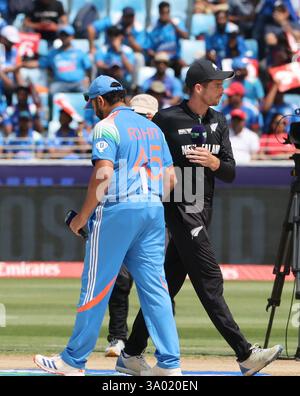 Dubai, VAE. März 2025. Dubai, Vae. März 2025. Cricket: ICC Champions Trophy 2025: Dubai INDIEN gegen Neuseeland Spieler in Aktion vor dem Spiel Credit: Seshadri SUKUMAR/Alamy Live News Credit: Seshadri SUKUMAR/Alamy Live News Stockfoto
