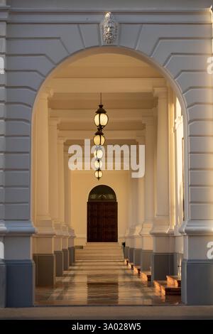 Architekturdetails des Nationaltheaters von Panama, gleich unten von der Plaza Bolivar, panama-Stadt, panama - Stockfoto Stockfoto