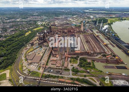 Luftansicht, Duisburg-Nord, Werk der Thyssen Krupp Steel Europe AG am Rhein, Werkshafen Schwelgern, Marxloh, Duisburg, Ruhrgebiet, Nord-Rhi Stockfoto