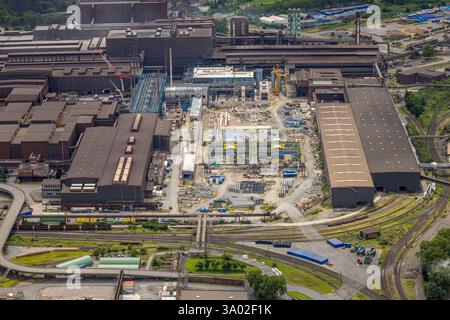 Luftaufnahme Duisburg-Nord, Nahaufnahme und Baustelle am Werk Thyssen Krupp Steel Europe AG am Rhein, Werkshafen Schwelgern, M Stockfoto