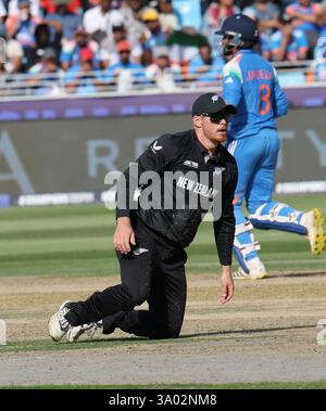 Dubai, VAE. März 2025. Dubai, Vae. März 2025. Cricket: ICC Champions Trophy 2025: Dubai INDIA vs New Zealand Young in Action Credit: Seshadri SUKUMAR/Alamy Live News Credit: Seshadri SUKUMAR/Alamy Live News Stockfoto