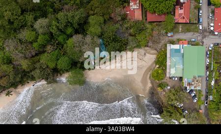 Drohnenansicht des Cahuita-Nationalparks in der Karibik von Costa Rica Stockfoto