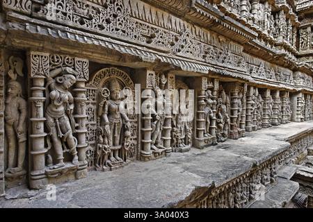 Rani KI vav, Steinschnitzerei, unterirdische Struktur, Steppbrunnen, Patan, Gujarat, Indien, Asien Stockfoto