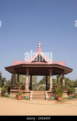 Sitzstruktur im öffentlichen Park Trivandrum Thiruvananthapuram, Kerala, Indien 2010 Stockfoto