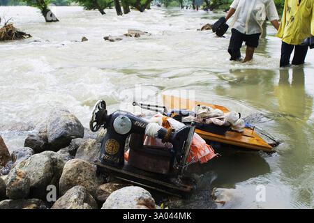 Die Flutflut des KOSI im Jahr 2008, die die meisten Menschen unter der Armutsgrenze im Bezirk Purniya, Bihar, Indien, Asien, litten Stockfoto