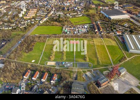 Luftbild, Consol-Park, Emscher Landschaftspark, Freizeitpark und Gärten mit Förderturm, Bepro Blech und Profilstahl GmbH & Co. KG Stahlhändler, Bismarck, Gelsenkirchen, Ruhrgebiet, Nordrhein-Westfalen, Deutschland ACHTUNGxMINDESTHONORARx60xEURO *** Luftansicht, Consol Park, Emscher Landschaftspark, Freizeitpark und Gärten mit Windeturm, Bepro Blech und Profilstahl GmbH Co KG Stahlhändler, Bismarck, Gelsenkirchen, Ruhrgebiet, Nordrhein-Westfalen, Deutschland ACHTUNGxMINDESTHONORARx60xEURO Stockfoto