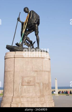 Statue von mahatma gandhi am Yachthafenstrand, Chennai, Tamil nadu, Indien, Asien Stockfoto