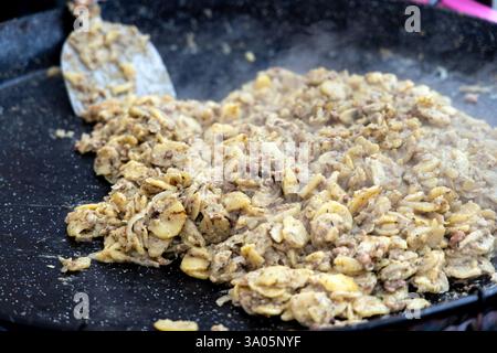 Tartiflette Potato Apres Ski Dish am Broadway Market, Hackney, London, England Stockfoto