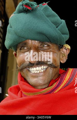 Shepherd, der auf die Seite blickt, Indien MR#781T Stockfoto