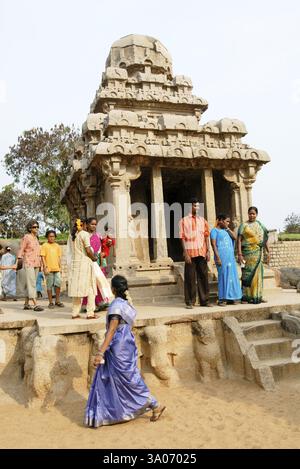 Fünf Rathas Pancha Rathas Tempel, erbaut im 7. Jahrhundert, Mahabalipuram Mamallapuram, Tamil Nadu, Indien, Asien Stockfoto